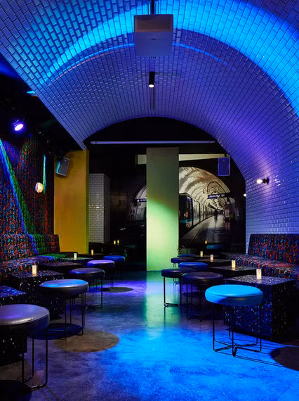 Khu quán bar của ký túc xá dành cho khách.