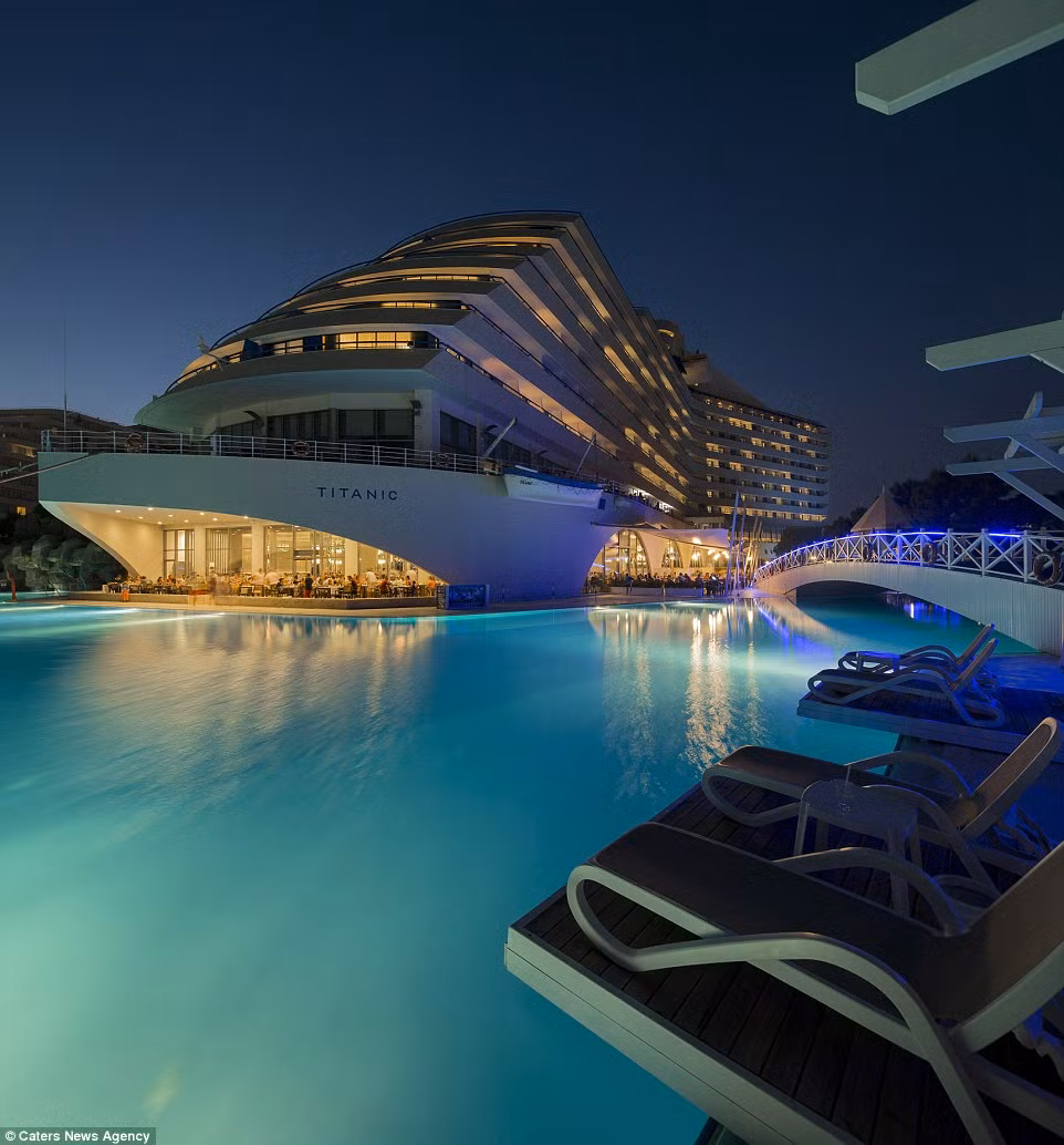 Me man lac vao khach san Titanic xa hoa-Hinh-5