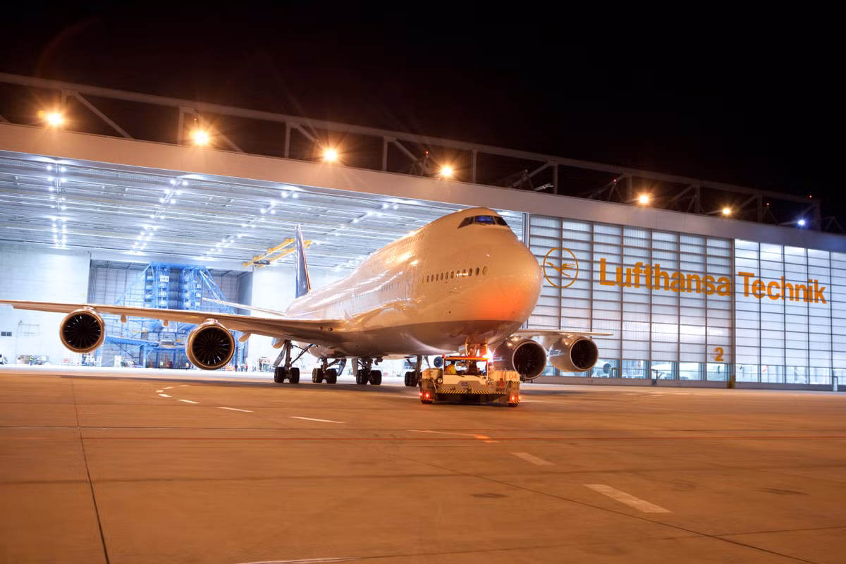  Tập đoàn Lufthansa (Đức) sở hữu Lufthansa Technik – một trong những công ty bảo dưỡng máy bay lớn nhất thế giới. Bảo trì tàu bay là thế mạnh của tập đoàn này. Trong ảnh là xưởng sửa chữa của công ty Lufthansa Technik.
