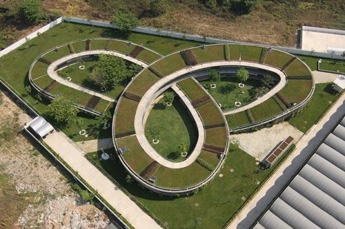 Các công trình Việt Nam nhận giải Kiến trúc xanh bao gồm: Nhà S House 2, Nhà hàng Son La Restaurant, Nhà trẻ Farming Kindergarten, Nhà máy cải tạo Factory Office Renovation, House for Trees, Green Renovation. Ảnh: Công trình Nhà trẻ Farming Kindergarten ở Đồng Nai.