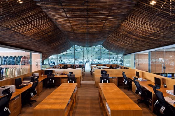 Một công trình Việt Nam khác đoạt giải là Nhà máy cải tạo Factory Office Renovation nằm ở TPHCM, trên một diện tích rộng 486m2. Công trình này được thực hiện để phục vụ một công ty dệt may. Mục đích của công trình văn phòng - nhà xưởng này là góp phần định hình cá tính của công ty.