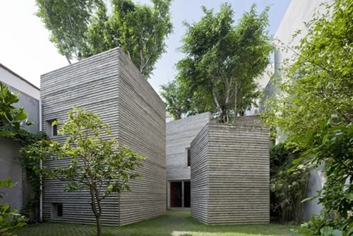 “House for Trees” do KTS nổi tiếng Võ Trọng Nghĩa cùng hai cộng sự người Nhật Bản là Masaaki Iwamoto và Kosuke Nishijima thiết kế tại quận Tân Bình, TP HCM.