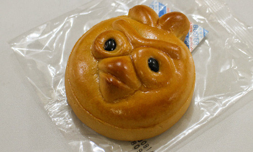 Chiếc bánh hình chú chim Angry Bird.