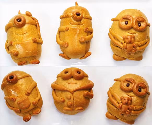 Chắc hẳn bạn cũng nhận ra đây là những chiếc bánh hình nhân vật hoạt hình Minions đáng yêu.