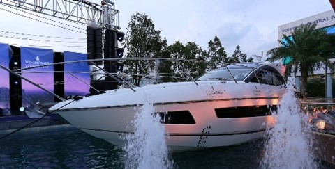 Khach mua nha Vinhomes Central Park duoc tang du thuyen trieu do nao