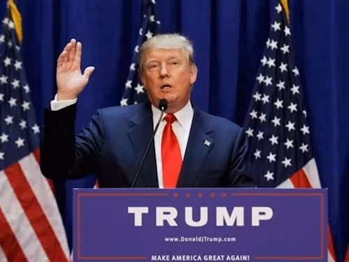 Khối tài sản của tỷ phú Donald Trump gồm hơn 300 triệu USD tiền mặt, cổ phiếu và các tài sản tài chính khác. Ngày 16/6 vừa qua, trong bài phát biểu tuyên bố tranh cử tổng thống Mỹ năm tới, Trump cho biết: "Tôi rất giàu. Đó là suy nghĩ bạn cần có để giúp nước Mỹ. Bởi vì bạn phải làm giàu cho đất nước này".