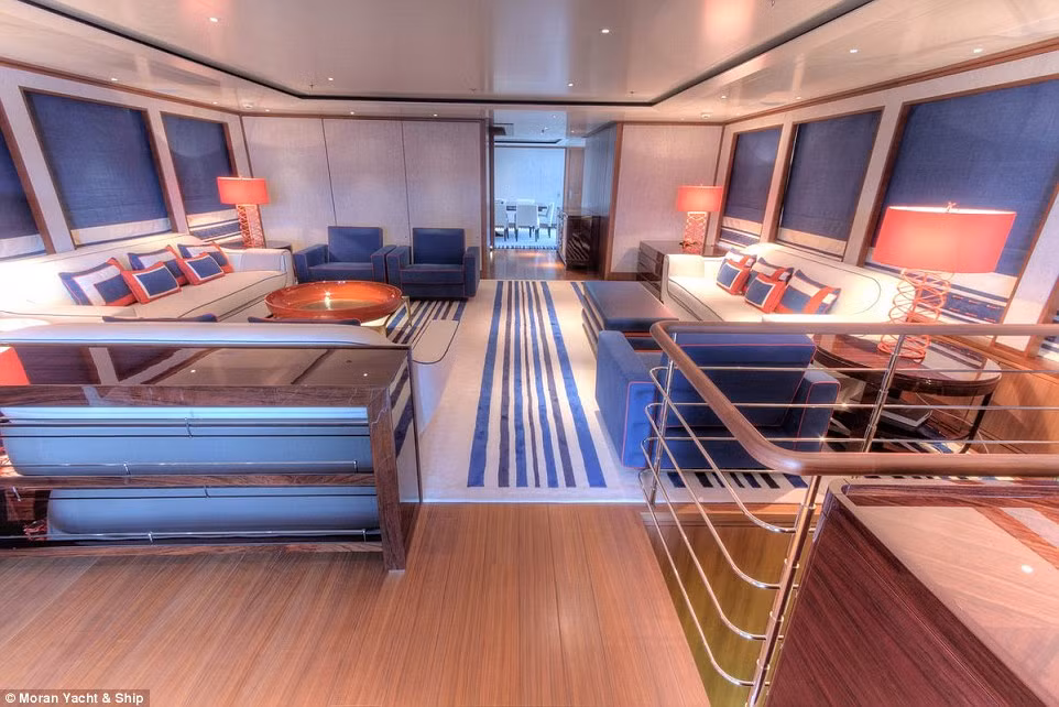 Khoảng 10 du khách có thể ngủ thoải mái trong 5 phòng cabin trên du thuyền Madsummer.