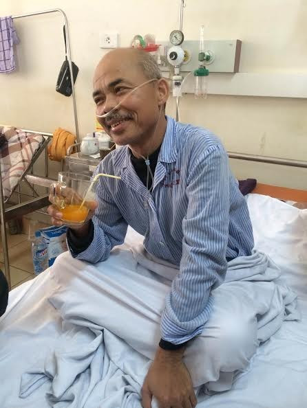 Nghe si Han Van Tinh mim cuoi chong choi benh ung thu-Hinh-2