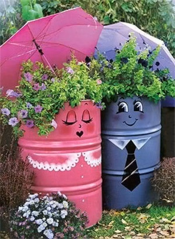 Một tác phẩm nghệ thuật tuyệt tác từ hai chiếc thùng phuy lớn.