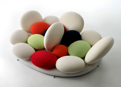 Sofa mang hình những viên kẹo.