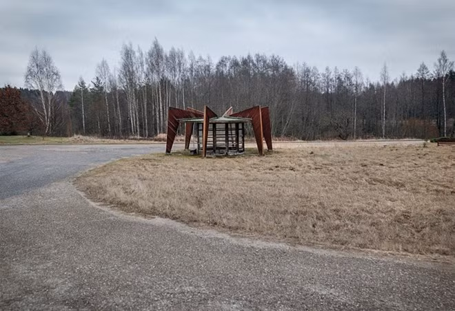 Trạm xe buýt ở Niitsiku, Estonia.