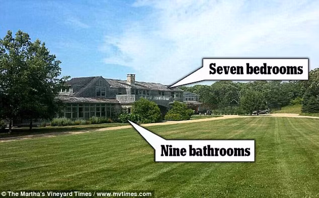 Hai tuần nghỉ dưỡng của gia đình Tổng thống tại biệt thự này trị giá lên tới 12 triệu USD.