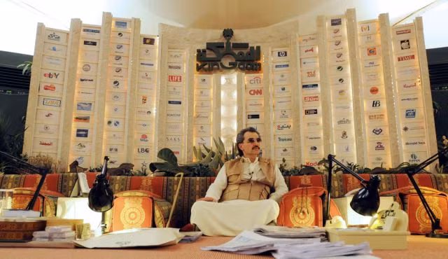 Nhiều tiền và có quyền lực, cùng với quan điểm "tiền làm ra để tiêu", hoàng tử Alwaleed bin Talal ngày càng nổi tiếng với những thú chơi ngông sành điệu.