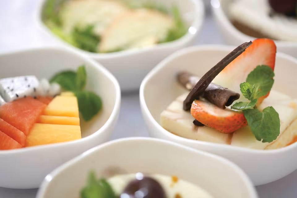 Có nhiều món tráng miệng để du khách lựa chọn.