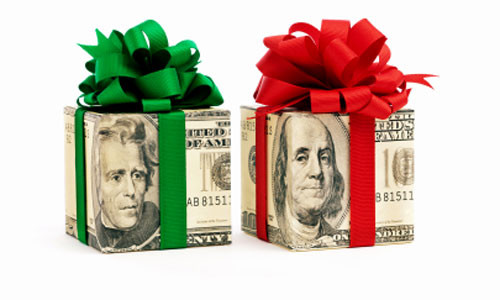 Xon xao cong ty choi troi thuong Tet 100 thang luong