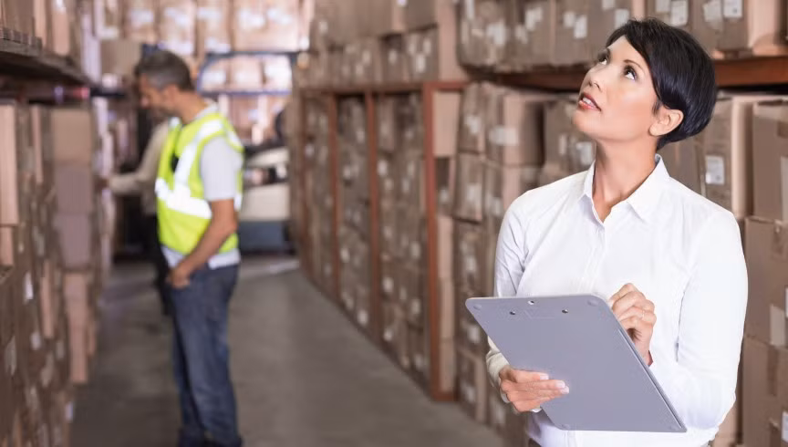 Quản lý lưu trữ và phân phối các hàng hóa giao thông vận tải với mức lương trung bình: 83.890 USD. Công việc này cũng chỉ cần có bằng tốt nghiệp trung học hoặc bằng tương đương.