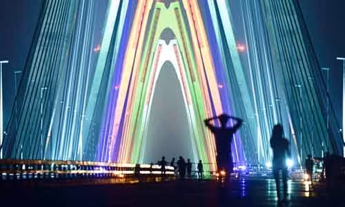 Duong noi cau Nhat Tan - Thanh Nien moi met gan mot ty dong