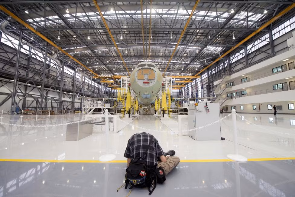 Cơ sở chế tạo này khai trương từ năm 2015, với mục đích chế tạo tới 50 phi cơ mỗi năm vào năm 2018.