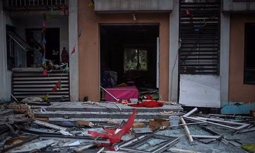 Nhà cửa của người dân biến thành bãi phế liệu tiêu điều sau vụ nổ.