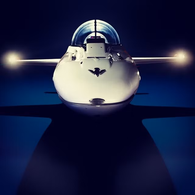 Một trong những món đồ chơi gần đây nhất được các siêu tỷ phú thế giới ưa chuộng là những chiếc máy bay xa hoa dưới nước.