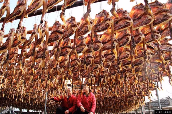 Vịt khô cũng là một món đặc sản truyền thống địa phương được ưa chuộng mỗi dịp năm mới của người dân Trung Quốc.