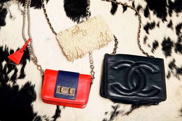 Niềm đam mê với thời trang vintage của nữ blogger 9X này được gieo mầm từ chính mẹ cô – bà Judy. Judy (51 tuổi) là một cựu người mẫu, nhà thiết kế trang phục, hiện đóng vai trò như quản lý của con gái.