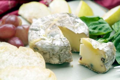 Loại pho mát sữa dê thương hiệu Malagos Food thường được sử dụng bởi các hãng hàng không quốc gia Philippines trong chuyến bay hạng thương gia quốc tế và trong khu vực.