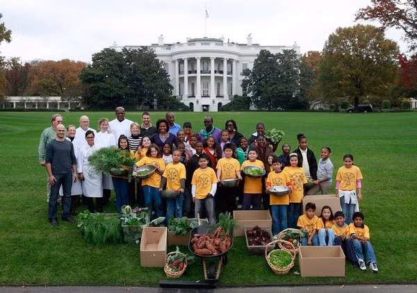 Các loại rau củ thu hoạch từ khu vườn trong Nhà Trắng.