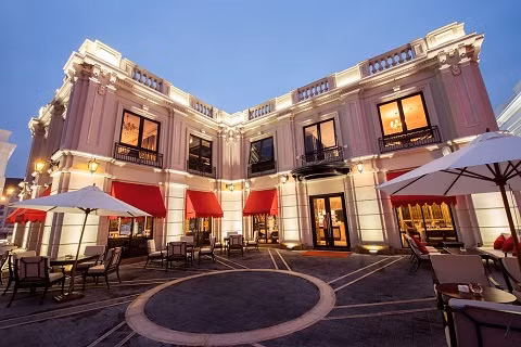 Tan mat ban tiec kim cuong giua khu do thi Vinhomes Riverside-Hinh-7