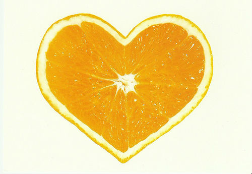 Tròn mắt ngắm cam vàng hình trái tim - Hình 7 Tron mat ngam cam vang hinh trai tim-Hinh-7