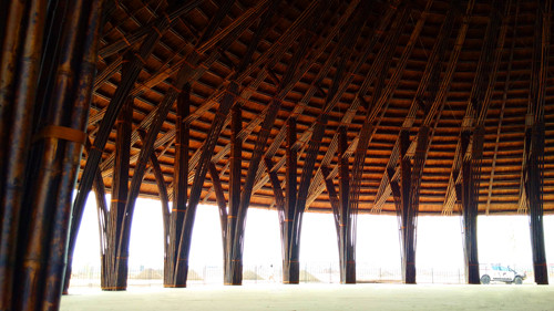 Nằm ngay ở vị trí trung tâm của dự án, công trình được ví như trái tim của khu đô thị khu đô thị Làng Sen Việt Nam, cung cấp nguồn năng lượng xanh thân thiện và bình dị cho toàn bộ nơi đây.