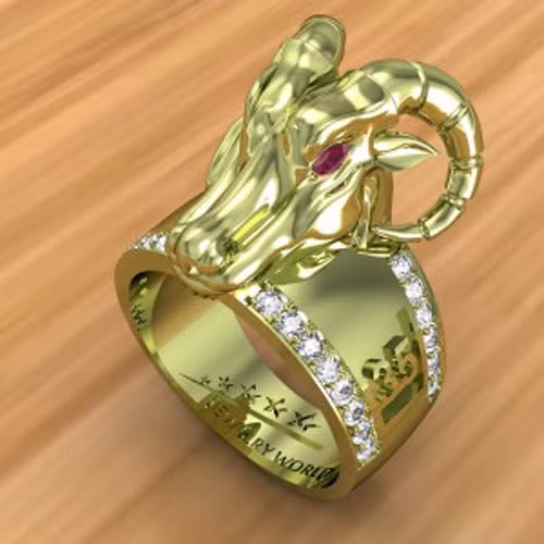 Nhẫn hình đầu dê: Chiếc nhẫn đặc biệt này được đúc từ 4 chỉ vàng 19 carat, phủ đá ruby đỏ và gắn 32 viên kim cương. Chiếc nhẫn này có gắn giá khoảng hơn 16,9 triệu đồng và khách hàng có thể tùy chọn trọng lượng và nguyên liệu vàng 18k, 14k, 10k, bạc cao cấp...
