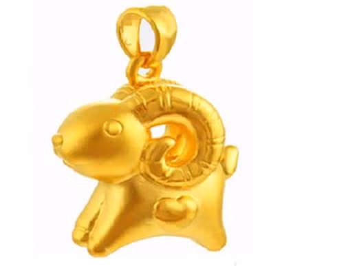 Trang sức hình dê được coi là hàng độc trong dịp Tết Ất Mùi năm nay. Những chiếc khuyên tai, vòng cổ... gắn hột vòng hình dê, chế tác từ vàng 24k, giá 3,2- 4 triệu đồng, được nhiều hãng trang sức tung ra vào dịp Tết Ất Mùi năm nay.