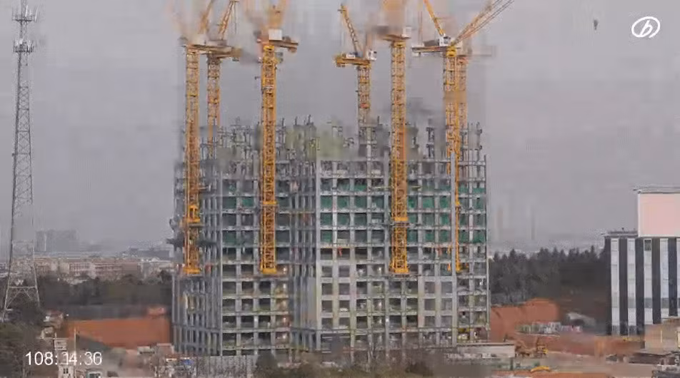 Kinh ngac lap rap cao oc 57 tang chi trong 19 ngay