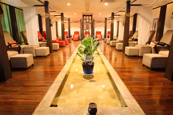 Hệ thống hai spa cao cấp mang tên Senspa và Annam Spa ở Q.1, TP HCM cũng thuộc sở hữu TTG. Hiện tại, TTG đã có đến 14 công ty thành viên, chi nhánh trải đều từ Bắc chí Nam với hơn 1.000 nhân viên.