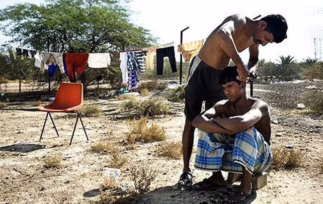 Khu dân cư Sonapur nằm cách xa và tách biệt so với những tòa nhà chọc trời sang trọng, giàu có.