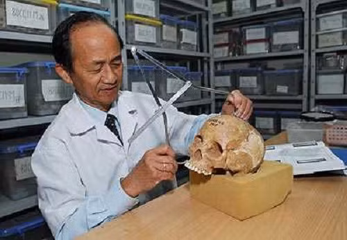 Can canh thi the hoa thuong chon 26 nam khong phan huy-Hinh-2