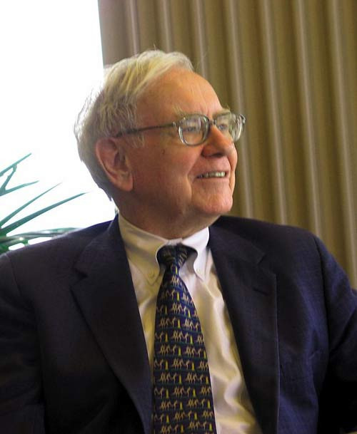 Tỷ phú người Mỹ Warren Buffett giờ đã 85 tuổi và trờ thành tỷ phú giàu thứ 3 thế giới với tổng tài sản 72,7 tỷ USD.