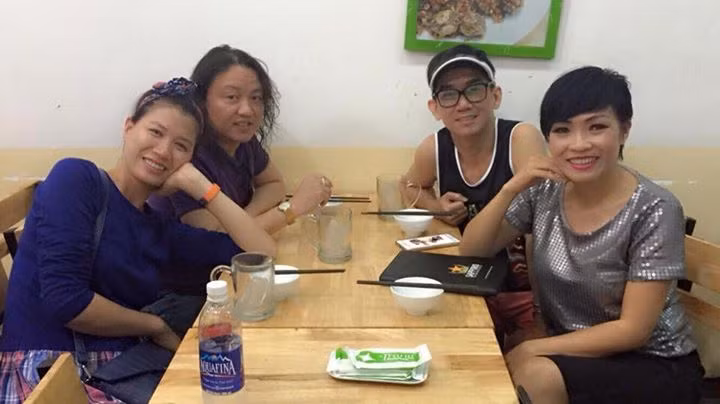 Không chỉ được nhiều thực khách ủng hộ, Trang Khàn Quán còn thu hút nhiều người nổi tiếng ghé thăm.