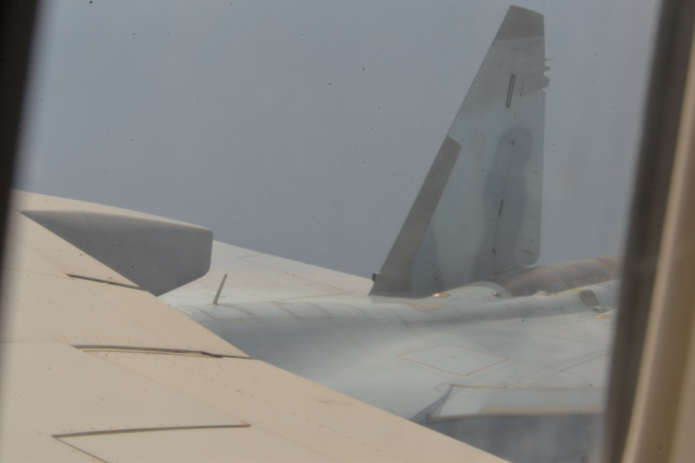 "Các hành động không cần thiết của phi công Su-35 Nga không phù hợp với thông lệ hành xử tốt khi bay và các quy chuẩn về bay quốc tế, qua đó gây nguy hiểm tới sự an toàn của cả hai dòng máy bay", Hải quân Mỹ nhấn mạnh.