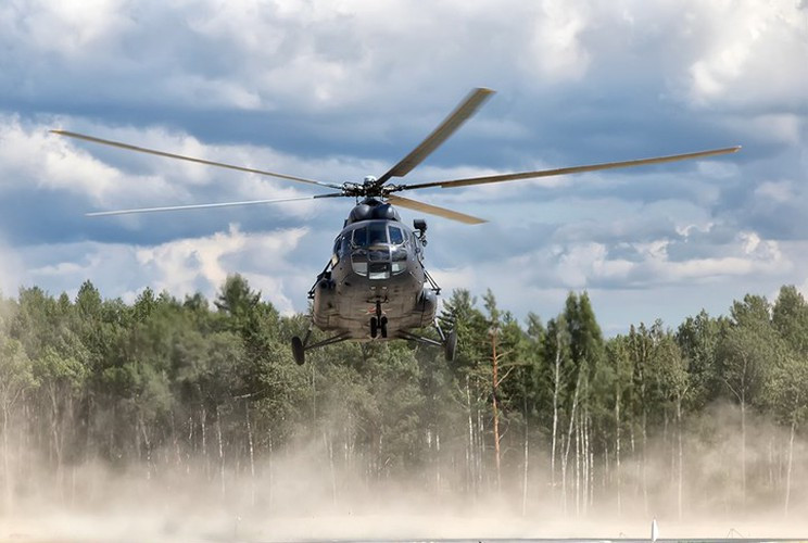 Trên các giá treo có thể triển khai 6-8 tên lửa chống tăng Shturm hoặc Ataka-V hoặc tên lửa không đối không Igla-V. Ở dưới mũi máy bay được tích hợp khí tài cảm biến hồng ngoại – laser để trinh sát và dẫn đường cho tên lửa chống tăng.