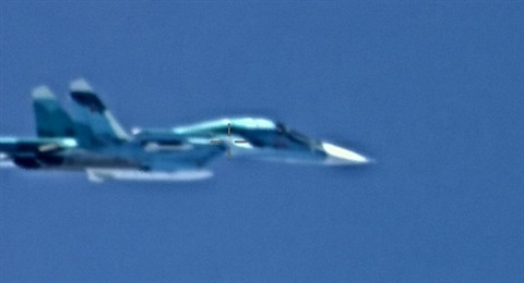 Một diễn biến mới rất đáng chú ý: Bộ Tư lệnh châu Phi của Quân đội Mỹ thông báo, Nga đã tăng viện thêm cả máy bay ném bom tiền tuyến tối tân Su-34 Fullback tới căn cứ không quân Al Jufra.