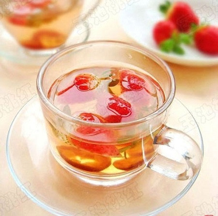 5. Trà táo mèo: Uống trà táo mèo sẽ giúp hạ huyết áp, tiêu hóa tốt, co giãn mạch máu… Hàng ngày hãy lấy quả táo mèo thái miếng rồi đun lấy nước uống để chữa bệnh hiệu quả hơn. Ảnh: Badasa.com.vn.