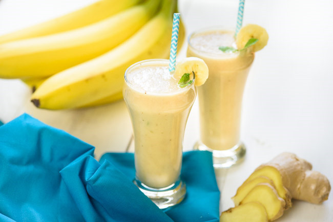 8. Smoothie chuối: Smoothie chuối là một thức uống tuyệt vời nếu bạn đang có quá nhiều căng thẳng. Thức uống này nhẹ nhàng, ngon miệng, chứa đầy kali, magiê và các khoáng chất quan trọng khác. Ảnh: Zing.vn.