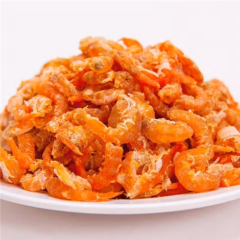 2. Canh rau diếp nấu tôm khô. Nguyên liệu: Rau diếp, tom khô, gia vị, hành mùi. Rau diếp bỏ lá già rửa sạch thái nhỏ. Tôm khô ngâm nở trong nước ấm. Ảnh: 7monngonmoingay.info.