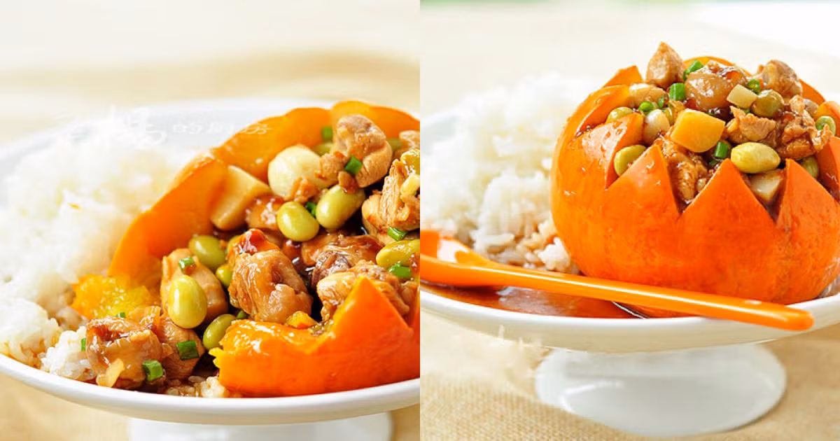 Trong quá trình hấp, hầm bạn có thể nêm thêm gia vị nếu cần. Khi gà chín, bạn lấy nguyên quả bí đỏ ra đặt lên đĩa hoặc múc ra đĩa, trang trí bằng rau mùi. Ảnh: Vietgiaitri.com.