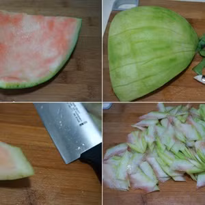 3. Vỏ dưa hấu xào ớt chuông. Nguyên liệu: Vỏ dưa, ớt chuông. Vỏ dưa rửa sạch, gọt sạch vỏ xanh bên ngoài, thái lát miếng nghiêng góc 60 độ, để lát dưa có bản lớn rộng hơn. Ảnh: Cooky.vn.