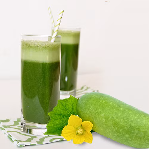 2. Nước ép bí đao: Bí đao có lượng natri thấp và axit malonic nên có thể giúp tiêu hao lượng mỡ thừa, ngăn chặn sự chuyển hóa đường thành mỡ và loại bỏ sự tích trữ mỡ trong cơ thể nên giảm được nguy cơ khiến bạn tăng cân. Ảnh: Blogcachlam.com.