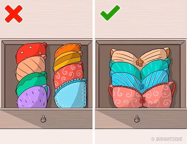 8. Gập đôi áo lót: Gập đôi chiếc áo lót sẽ phá hỏng hình dáng của áo. Tốt nhất, bạn nên trải áo lót phẳng phiu và xếp chồng nhau cất vào ngăn kéo.