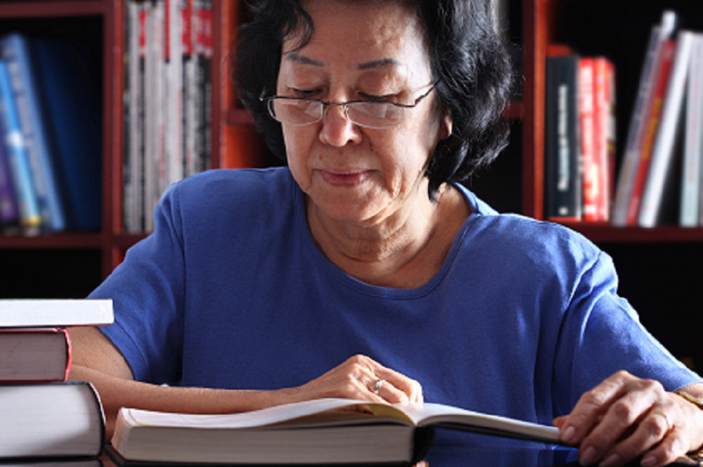 3. Bạn bắt đầu muốn ít hơn. Những vật chất xung quanh bạn sẽ chẳng là gì cả nếu bạn cần ít hơn. Bạn sẽ hiểu nhiều hơn về cuộc sống, những thứ ý nghĩa, giá trị trong tinh thần chứ không phải sống giữa một đống vật chất xung quanh. Ảnh: phunutoday.vn.